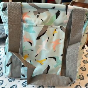 NWT Thirty-one small utility tote in Flights of fancy print